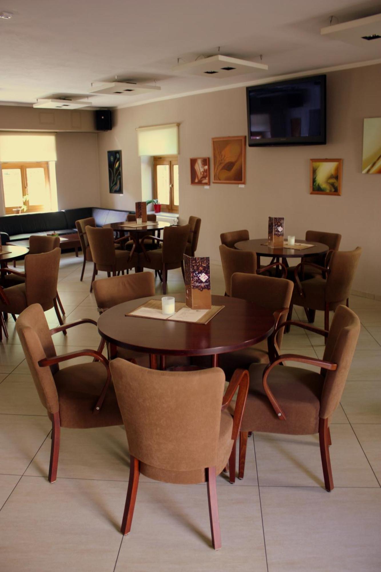 Penzion a CaféRestaurant U lávky Chrudim Exterior foto